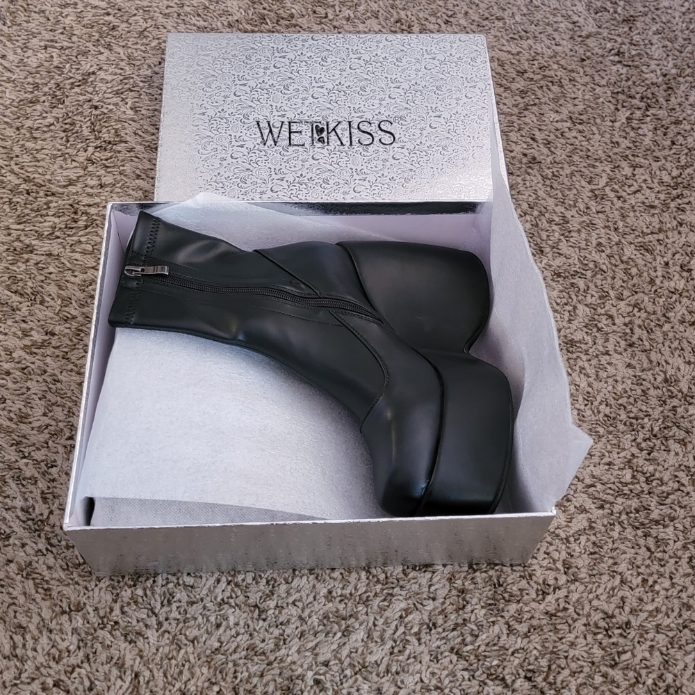 WETKISS BOOTS